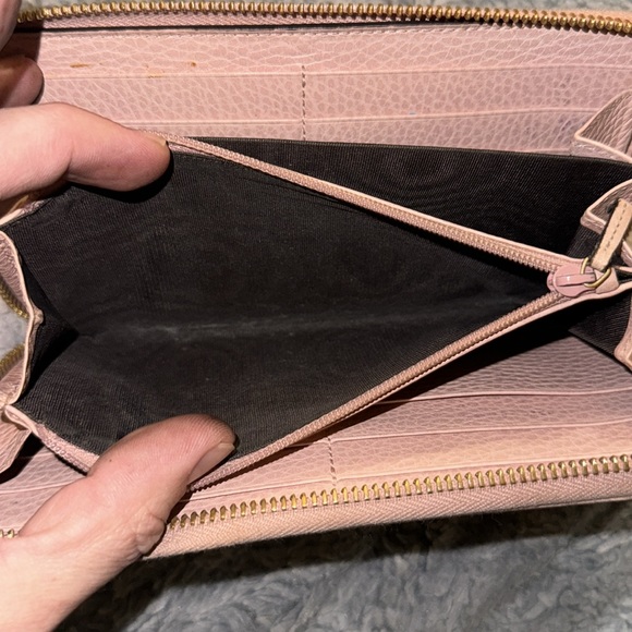 Women’s or Men’s Gucci Light Pink Leather Marmont Long wallet! Preloved but 8/10 - Picture 9 of 13